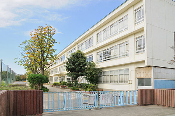 蕨市立東中学校（461m）