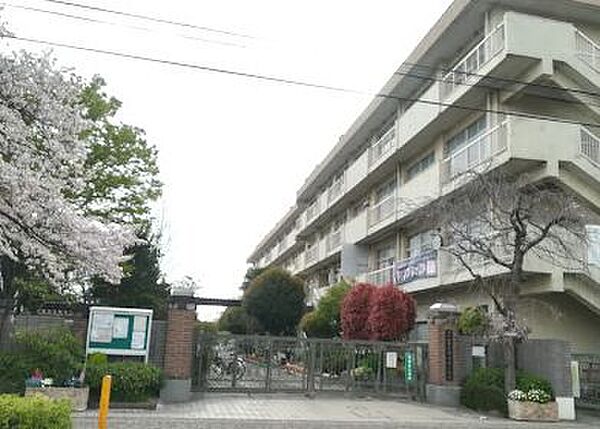 さいたま市立田島小学校（220m）