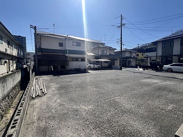 敷地は231.52m2、お庭や駐車場など、ゆとりある間取りも可能です、ぜひ一度お問い合わせください。