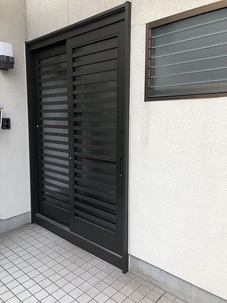 玄関扉も交換済み