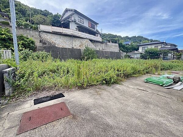 陽当たり・通風良好なゆとりある更地スペース。広々とした敷地のため、平屋住宅や庭付き住まい、駐車場複数台の確保など多様なプランに対応可能です。