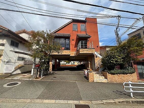 おしゃれな外観...