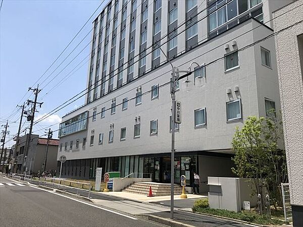 藤田医科大学　ばんたね病院　初診の受付時間：月曜から土曜　8：30-11：30　多数の診療科やその他の部門に分かれた総合病院になります。駅からも近く、周辺には提携の駐車場も完備しています。 460m