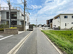 ファミリアーレ東起　前面道路含む現地写真