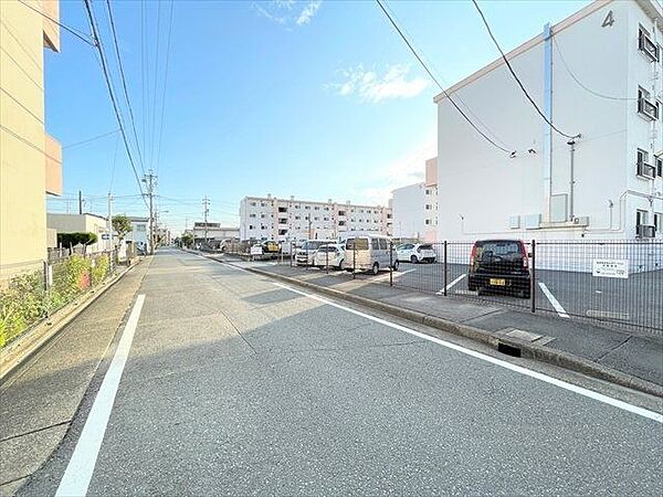 近隣の雰囲気は実際に見て、感じていただくのが一番です！ぜひ現地を見に来てください♪お問い合わせお待ちしております。