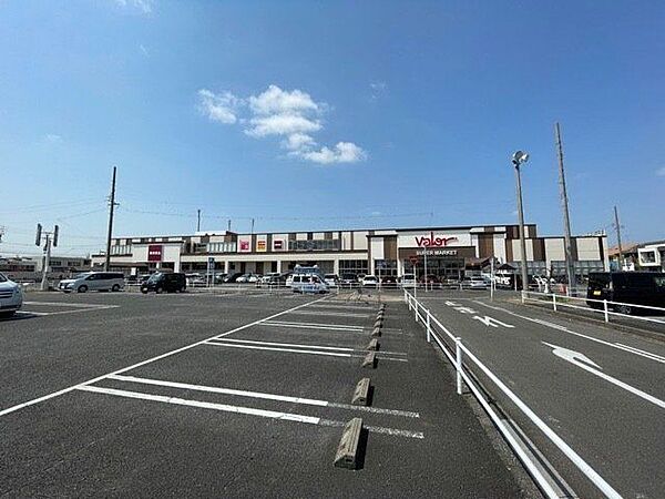 バロー戸田店【営業時間】9：30～22：00【テナント情報】北欧倶楽部・ヤングドライ・JACK・大たこさくら屋・スガキヤ・ECC・デューポイント・爽やか・TSUTAYA・名阪近鉄旅行・無印良品等…