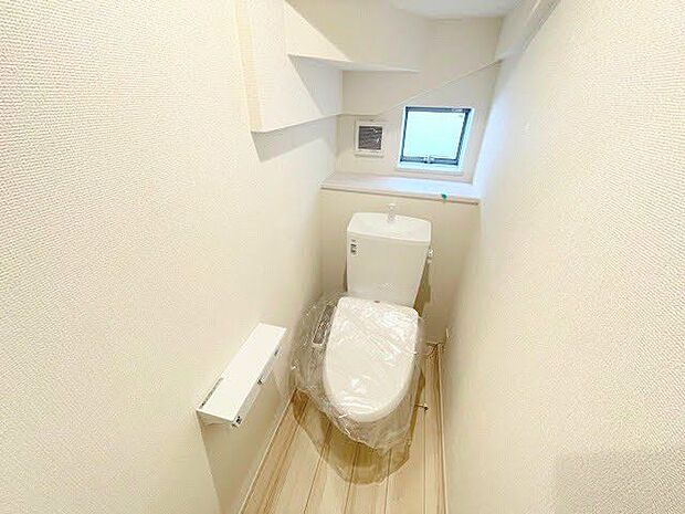 トイレは1階と2階に設置されています。ウォシュレット機能付いてます♪