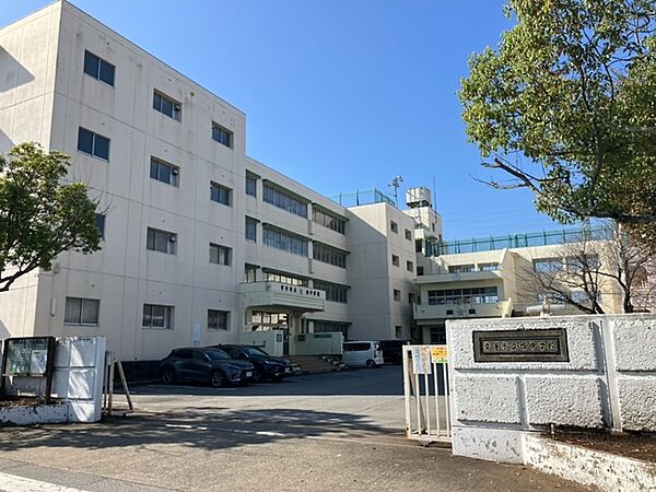 幸手市立西中学校　約1700ｍ