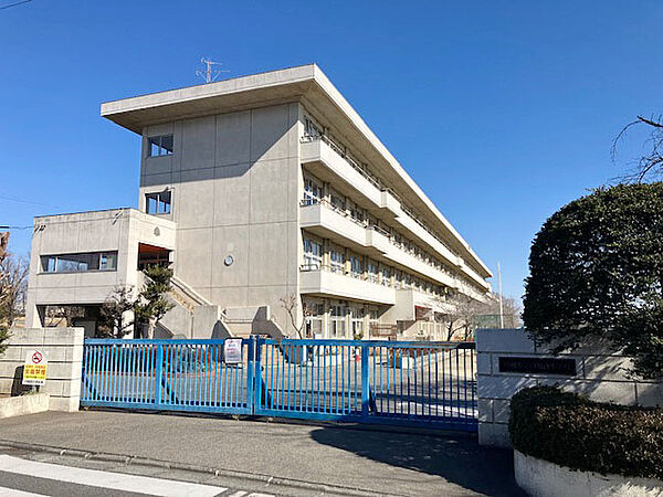 市立川越西小学校　約650ｍ