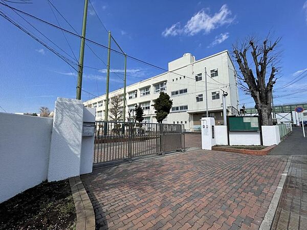横浜市立鶴ヶ峰中学校