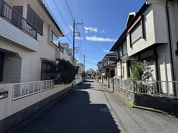 前面道路、幅員約5ｍです。