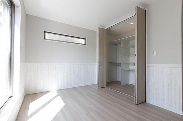 収納も豊富に設置。収納の多さが、居住空間の広さにつながります。(同仕様写真)