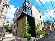南新宿駅より徒歩7分 2階 築7年7ヶ月の賃貸物件
