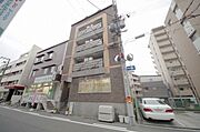 京橋駅より徒歩8分 築26年8ヶ月 4階建の賃貸物件