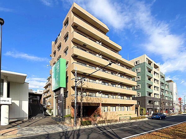 【外観】専有面積64.4m2の3LDK！南西向きにつき、陽光が差し込みやすく、陽当たり・通風良好！