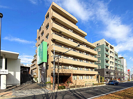 【外観】専有面積64.4m2の3LDK!南西向きにつき、陽光が差し込みやすく、陽当たり・通風良好!