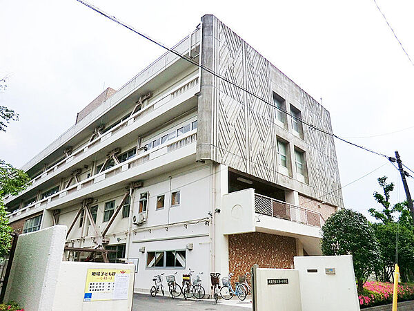【武蔵野市立第一小学校】徒歩3分(240ｍ)