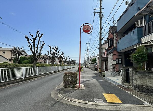 現地（2026年1月）撮影東側前面道路　歩道含めて8.2ｍ！！