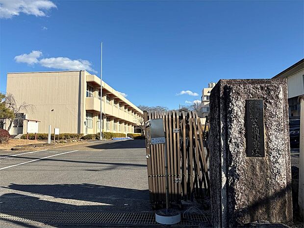 笠間市立笠間小学校（767m）