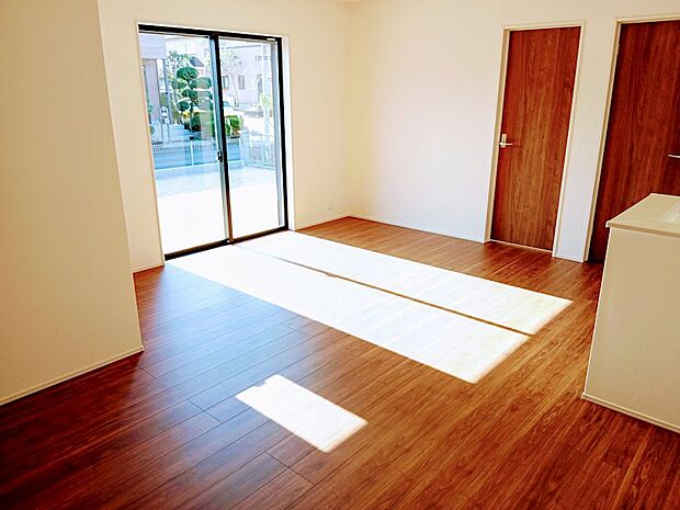 広々とした16帖のリビングがご家族の団欒を弾ませます♪