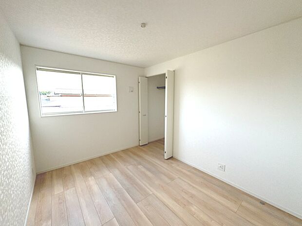 各部屋にクローゼットを設置しております。