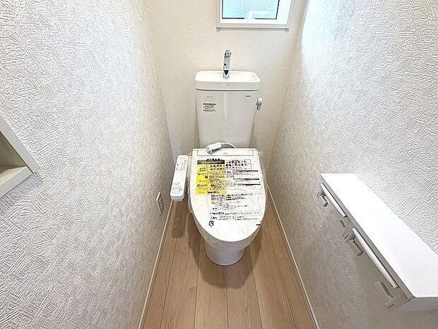 シンプルなシャワートイレです。