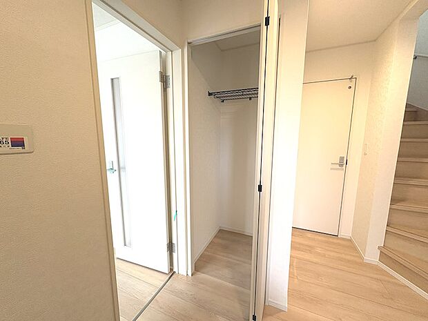 玄関ホール収納