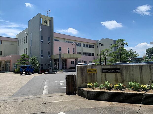 笠間市立友部小学校（1599m）