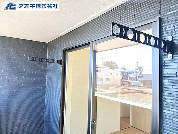 ●バルコニー 主寝室とお子様部屋にそれぞれバルコニーを設置、洗濯物やお布団干しに活用いただけます♪