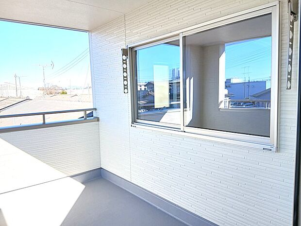 ●バルコニー 洗濯物やお布団干しに活用いただけます♪