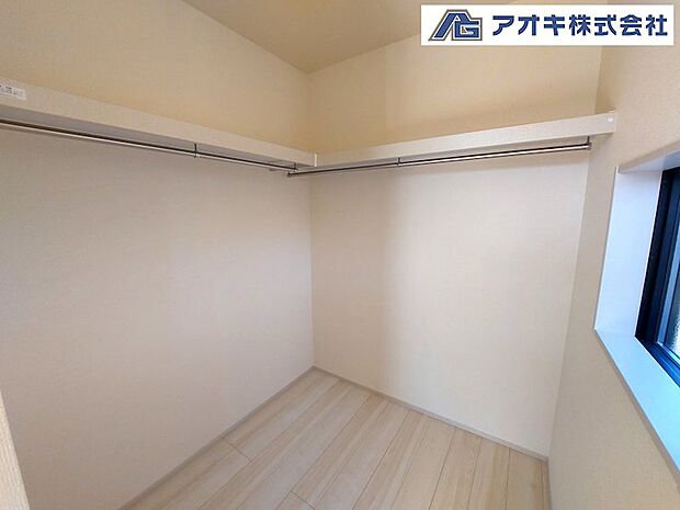 お子様のお部屋にはクローゼット、ご夫婦のお部屋にはWICが設置されております♪