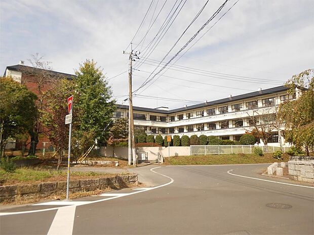 笠間市立岩間第一小学校（269m）