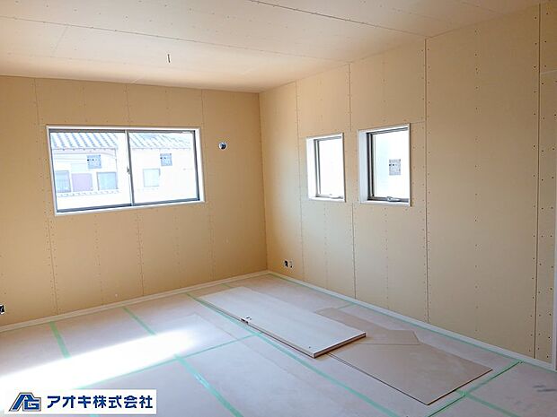 ●リビング 18帖のリビングは木漏れ日が暖かく入る素敵な空間です♪