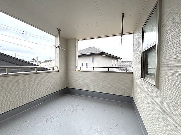 広々インナーバルコニーで夏場のプールも可能です♪