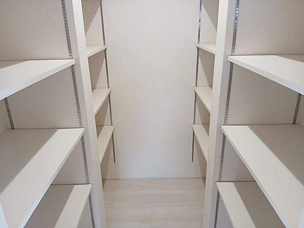 3号棟のピックアップポイントはこちら!パントリー収納庫が充実♪