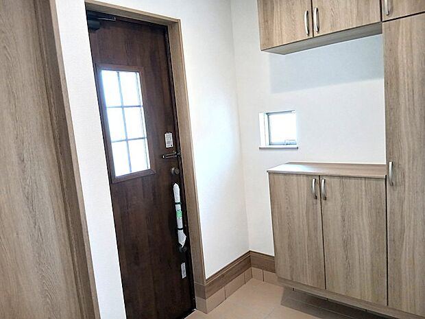 ブーツや長物のシューズも楽々収納可能♪