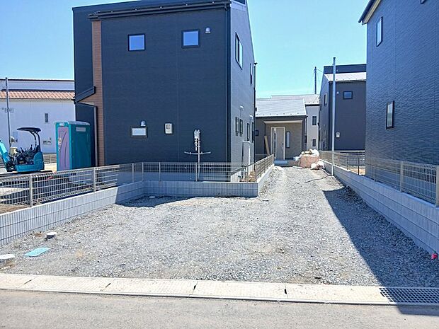 並列2台！車体が長いお車や縦列でしたらもう1台可能です♪