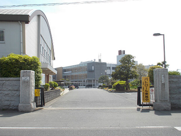 石岡市立府中中学校(1300m)