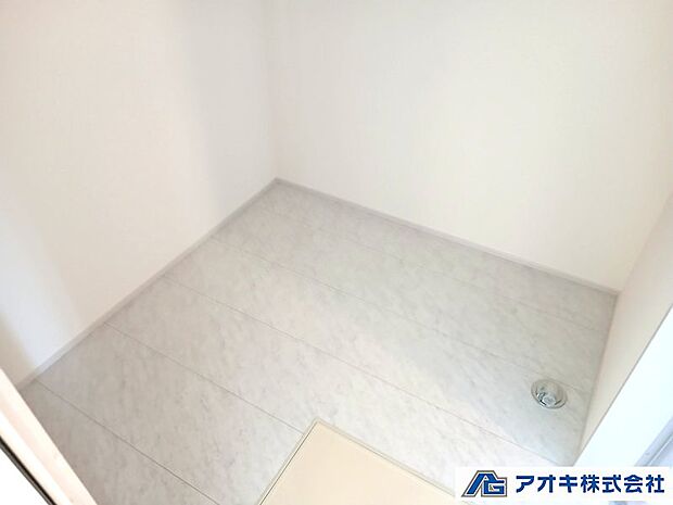 ●ランドリ―ルーム（同間取写真）2帖のランドリールームです。オプションで室内物干しを設置可能です♪