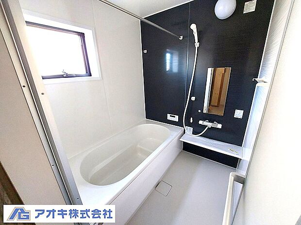 ●浴室乾燥機付き浴槽（同間取写真）翌朝にはカラッと乾いてお手入れもラクラクです。
