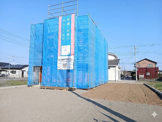 ●駐車場4台並列駐車可能♪