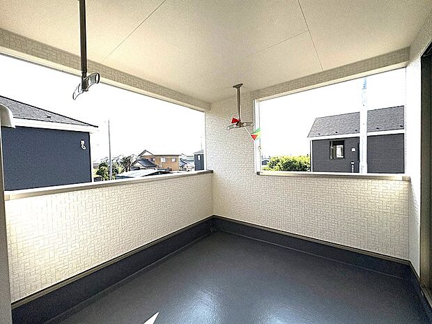 ●広々としたルーフバルコニー