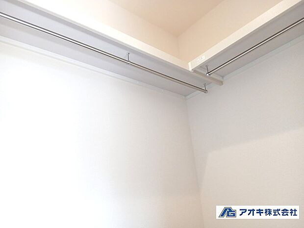 お子様部屋にはクローゼット、主寝室にはWICを完備しております。