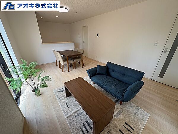 ●16帖のリビング（同間取写真）