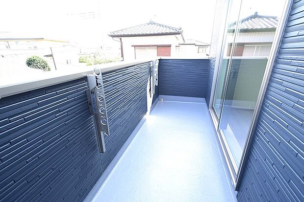 主寝室からお子様部屋まで繋がっており開放的です♪