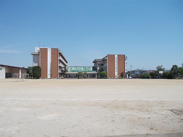 石岡市立石岡中学校（1376m）