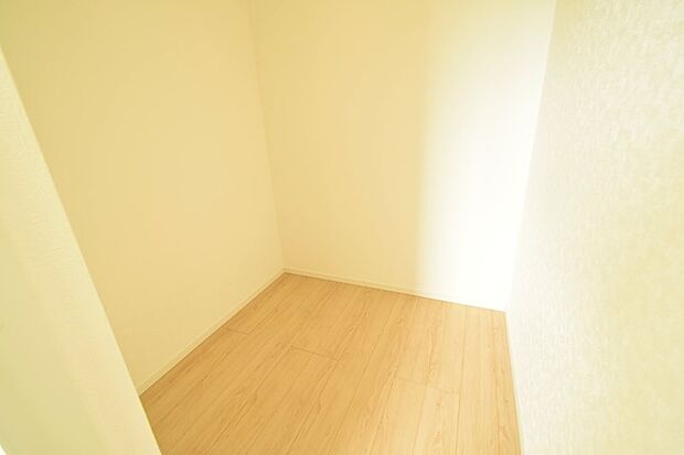 各お部屋にクローゼット、6帖のお部屋にはWICが併設されております♪