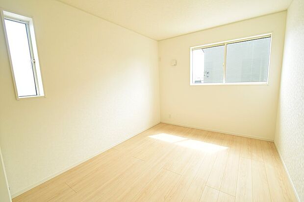6帖のお子様部屋です。大容量クローゼット付き♪