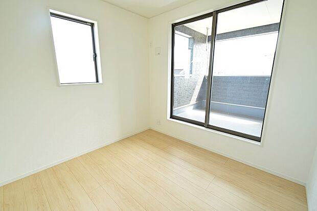 6帖のお子様部屋です。大容量クローゼット付き♪