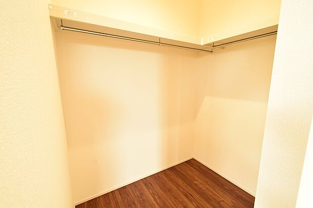 ●WIC ご夫婦のお部屋にはWICが設置されております♪